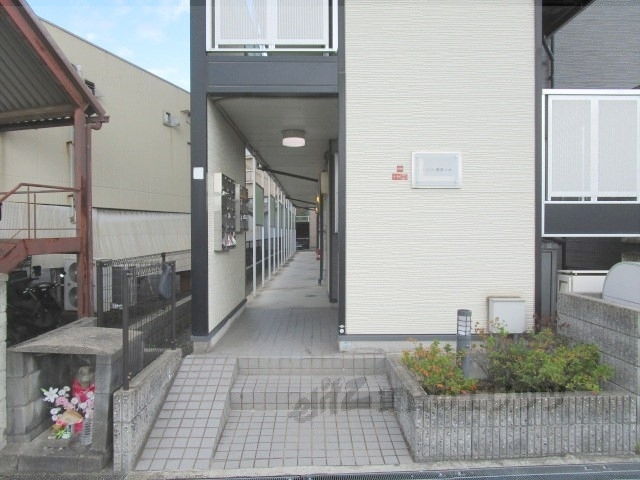 レオパレスハウス香里ヶ丘の外観写真