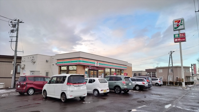コンビニ　セブンイレブン江別一番町店（コンビニ）まで385m