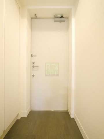 玄関　※他のお部屋の参考写真となります。