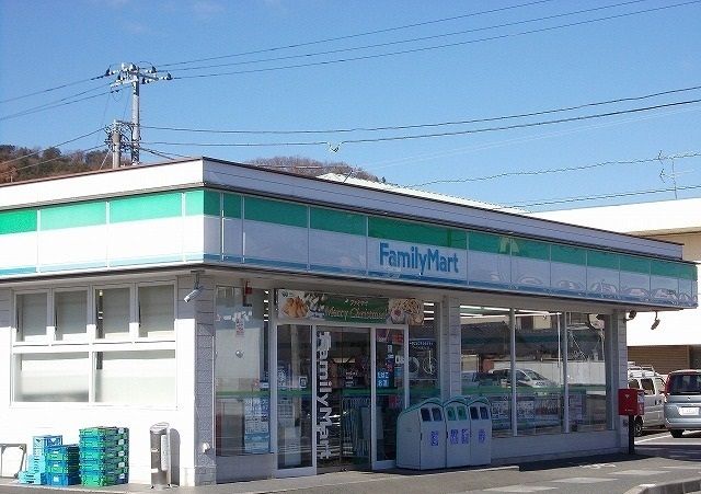 コンビニ　ファミリーマート三島幸原店（コンビニ）まで800m