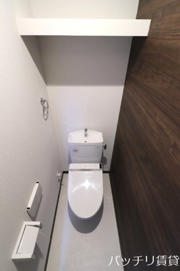 トイレ　※同型タイプの為、現状を優先いたします
