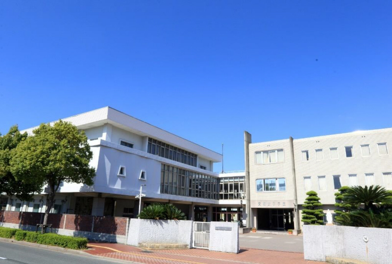中学校　賢明女子学院中学校（中学校）まで572m