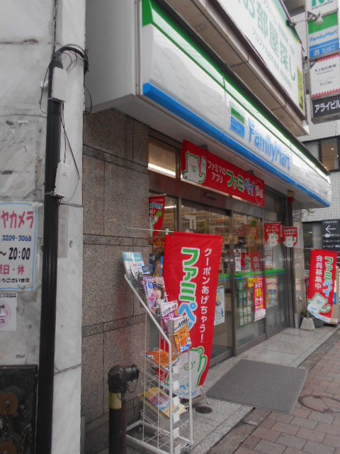 コンビニ　ファミリーマート 高田馬場早稲田通り店（コンビニ）まで226m