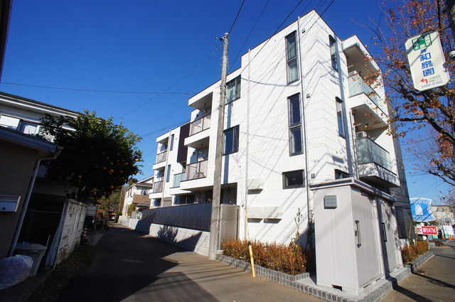 建物外観　人気のマンションタイプ☆敷地内駐車場あります（※要確認）