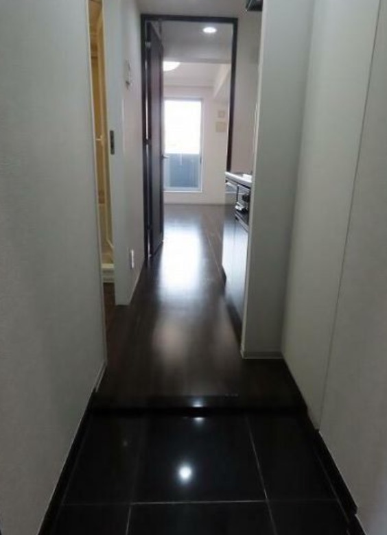 都営浅草線 馬込駅 徒歩13分 5階建 築11年の玄関写真
