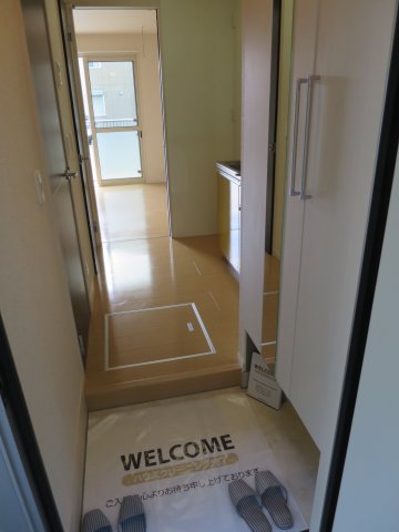 玄関　反転タイプの写真になります