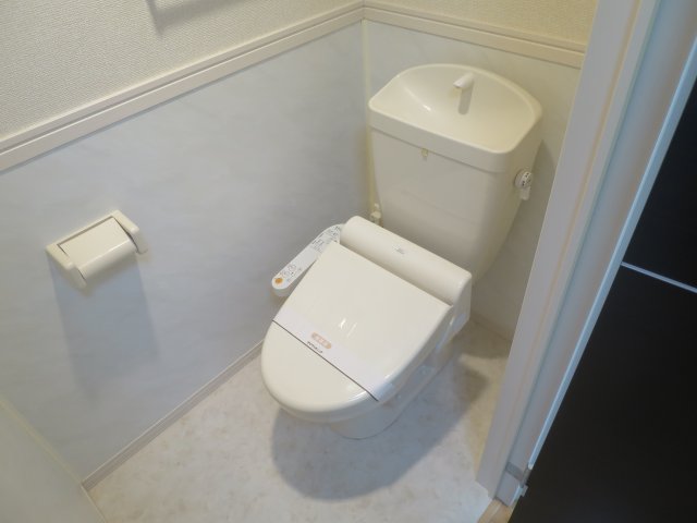 トイレ　反転タイプの写真になります
