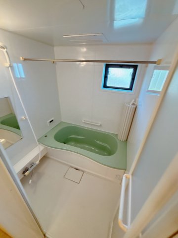 バス・シャワールーム　※他部屋に写真です