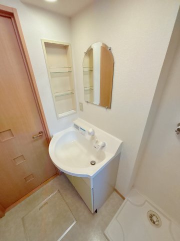 洗面設備　※他部屋に写真です