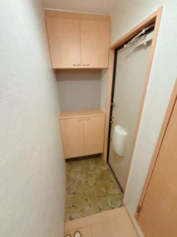 玄関　※他部屋に写真です