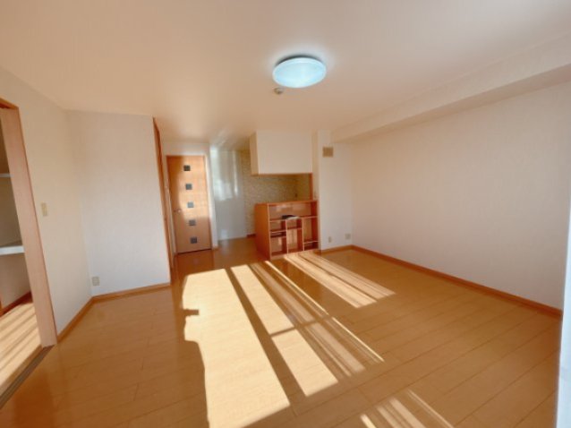 居室・リビング　※他部屋に写真です