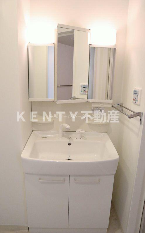 洗面設備　コンパクトで使いやすい洗面所
