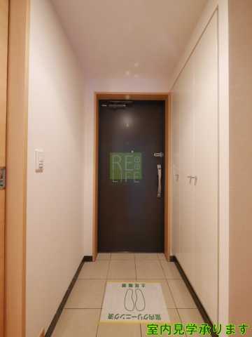 玄関　同じ間取りの別部屋の写真で御座います。