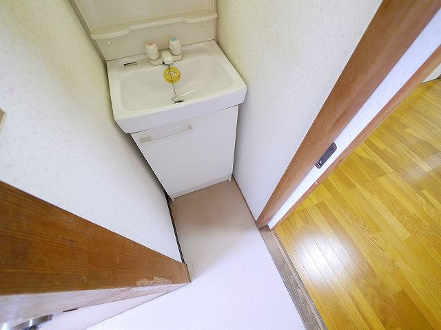 洗面設備　使いやすい独立洗面台です