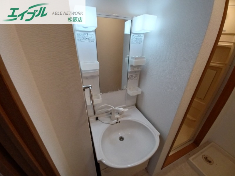 洗面設備　別部屋反転写真