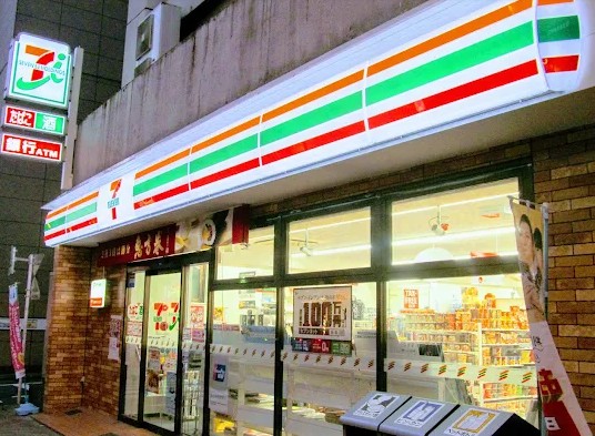 コンビニ　セブンイレブン 墨田両国4丁目店（コンビニ）まで212m