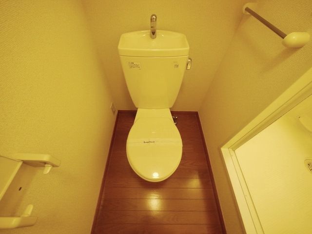 西武新宿線 東村山駅 徒歩7分 2階建 築22年のトイレ写真