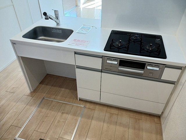 キッチン　コンパクトなキッチンで掃除もラクラク