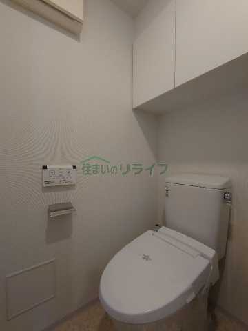 トイレ　別部屋の参考写真となります。
