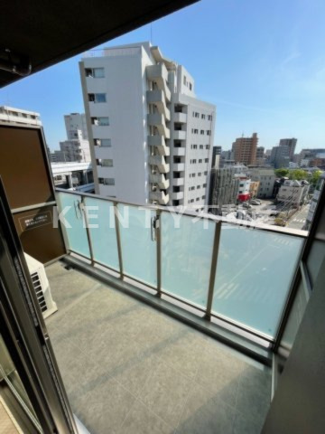 バルコニー　外からの目が気にならないバルコニーで洗濯物が干せます