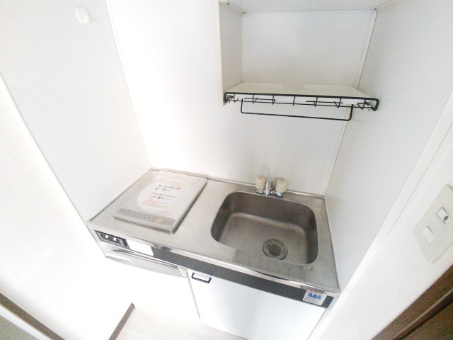 キッチン　参考写真（同物件他号室）