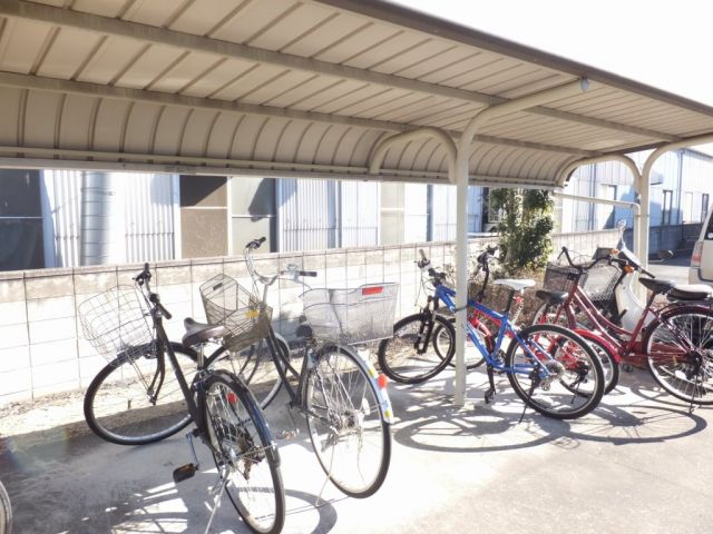 レオパレス三丁田の外観写真