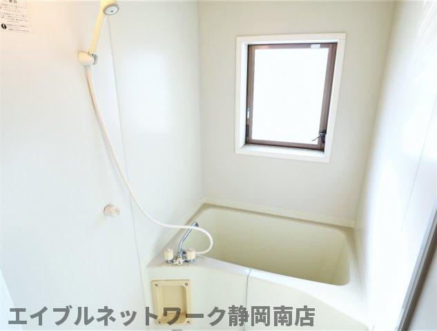 バス・シャワールーム　ゆったり過ごせるお風呂です