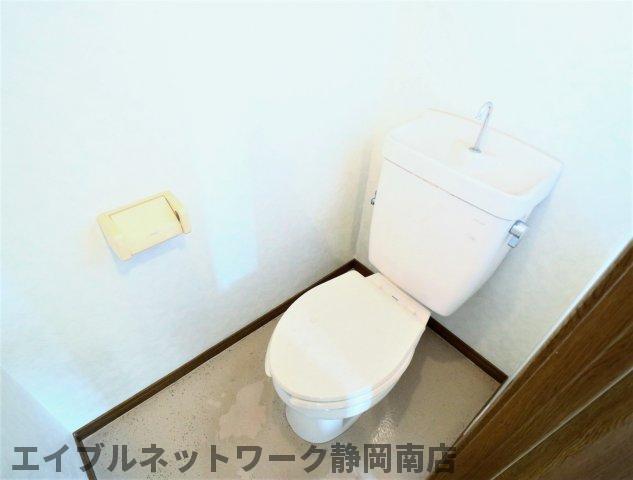 トイレ　コンパクトで使いやすいトイレです