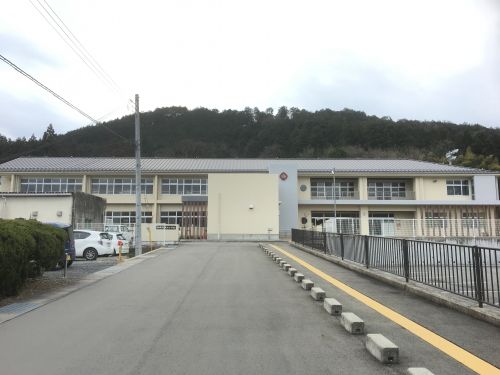 【ルシオールの小学校】