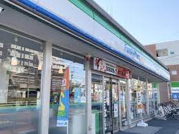 コンビニ　ファミリーマート港北師岡町店（コンビニ）まで838m