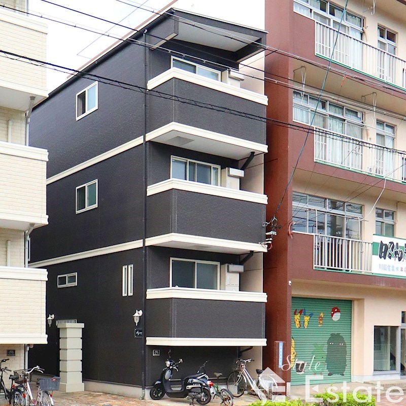 名古屋市中村区鳥居通のアパートの建物外観