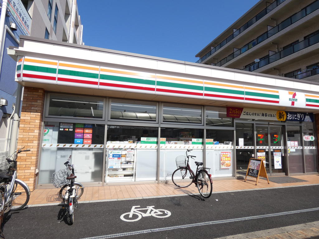 コンビニ　セブンイレブン藤沢辻堂駅東店（コンビニ）まで142m