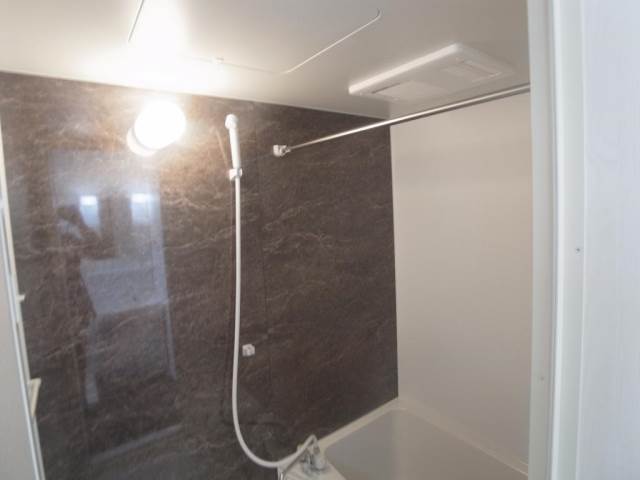 バス・シャワールーム　浴室乾燥機・追い炊き機能付き