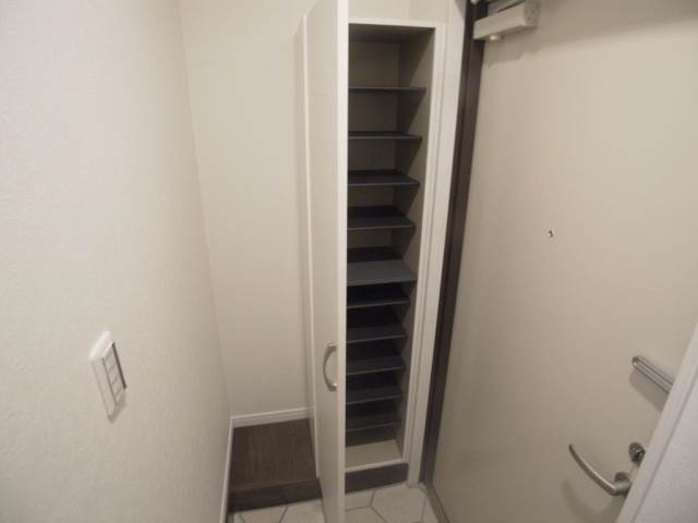 収納　大容量シューズボックス