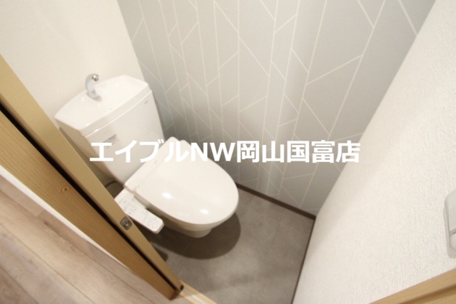 【W NAKASANGEのトイレ】
