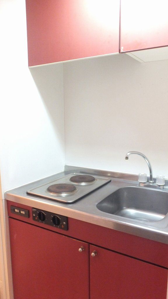 キッチン　2口の電気コンロ