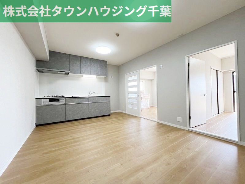 【千葉市稲毛区緑町のマンションの居室・リビング】