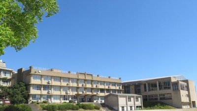 【安来市西赤江町のアパートの中学校】