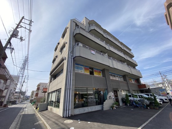 【第３松本マンションの建物外観】