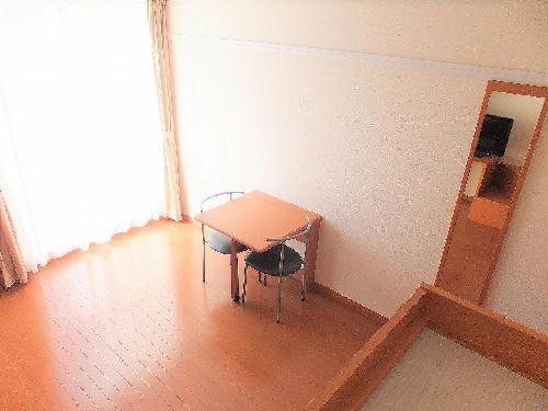 居室・リビング　ベッド上からのアングルです