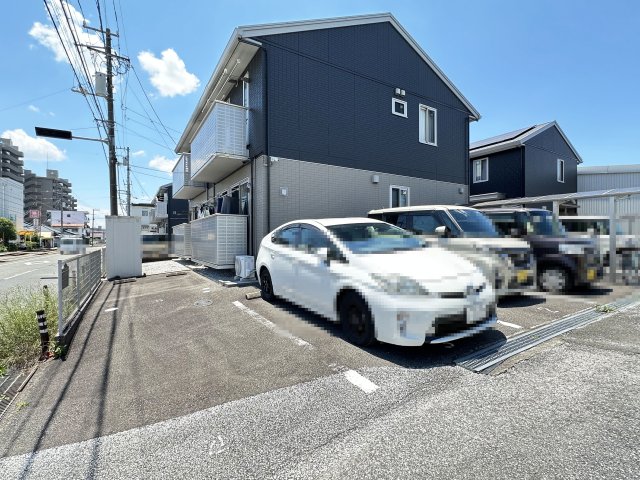 高知市高須新木のアパートの建物外観