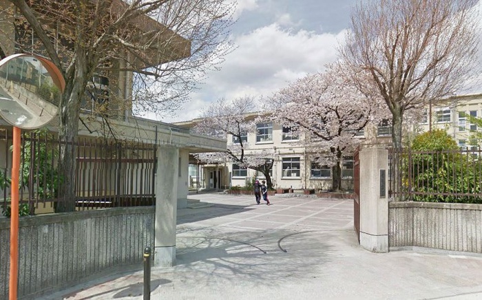 中学校　京都市立八条中学校（中学校）まで600m