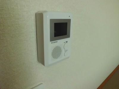 その他　モニターホン。玄関を監視できます。