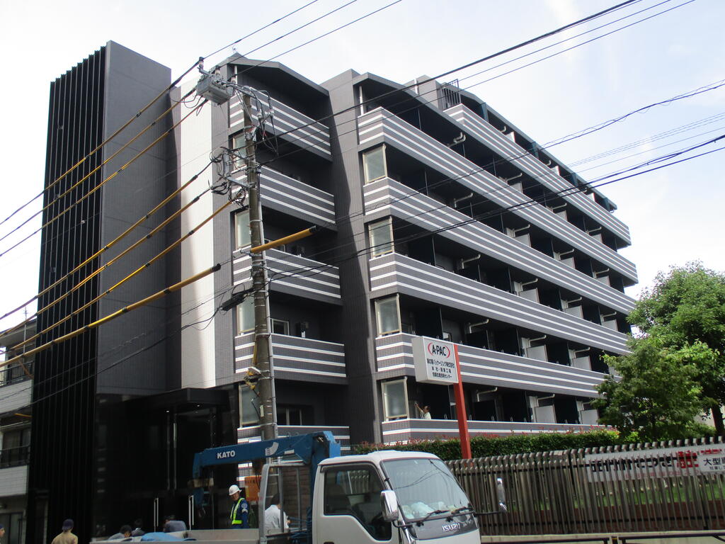 川崎市川崎区中瀬のマンションの建物外観