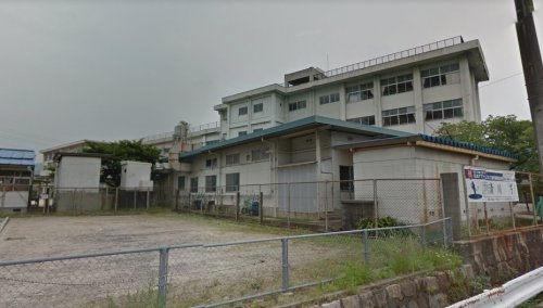 【広島市安佐南区西原のアパートの小学校】