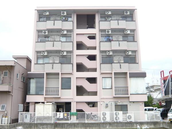 【ジュネスかわむらの建物外観】