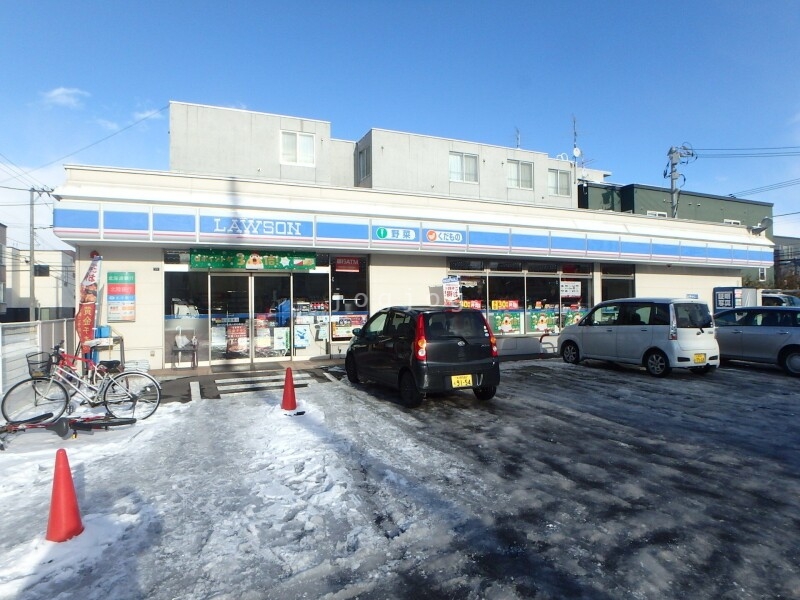 【札幌市西区八軒六条東のアパートのコンビニ】