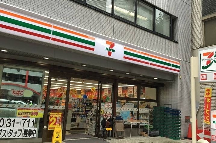 【大阪市北区山崎町のマンションのコンビニ】