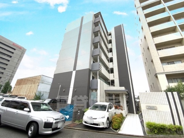 【名古屋市中川区百船町のマンションの建物外観】