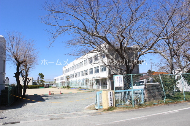 【ホワイトタウン寺前の小学校】